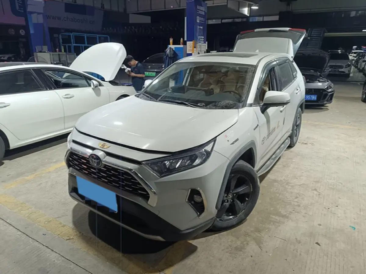 2020 Toyota RAV4 2.5L 178HP L4 E-CVT Hybrid