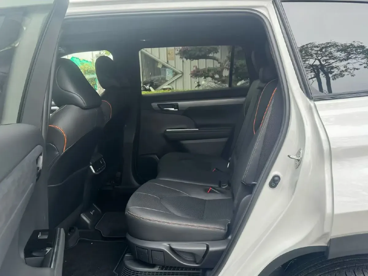 2026 Toyota Crown Kluger 2.5L 189HP L4 E-CVT Hybrid,autocango,china used car exporter,china ev exporter,chinese used car exporter,chinese used ev exporter