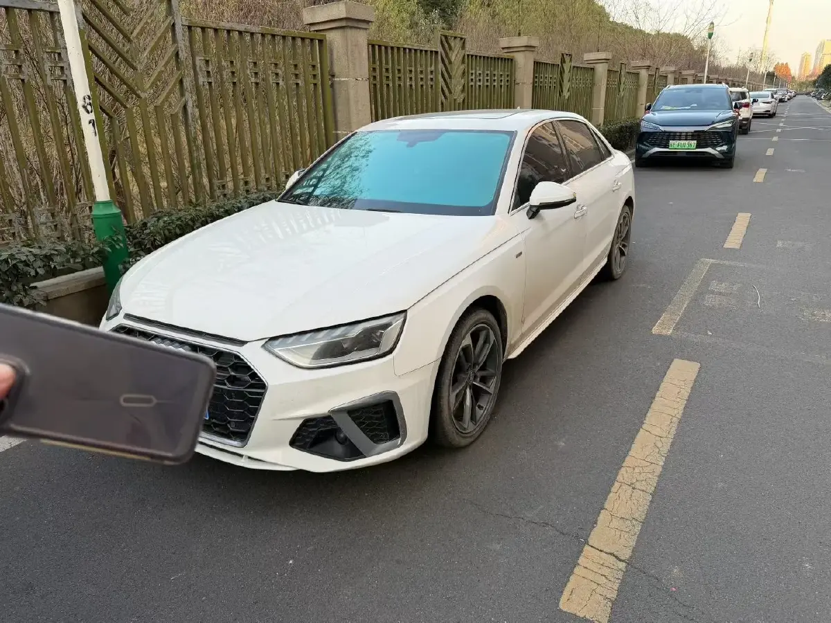 2020 Audi A4L 2.0T 190HP L4 7DCT