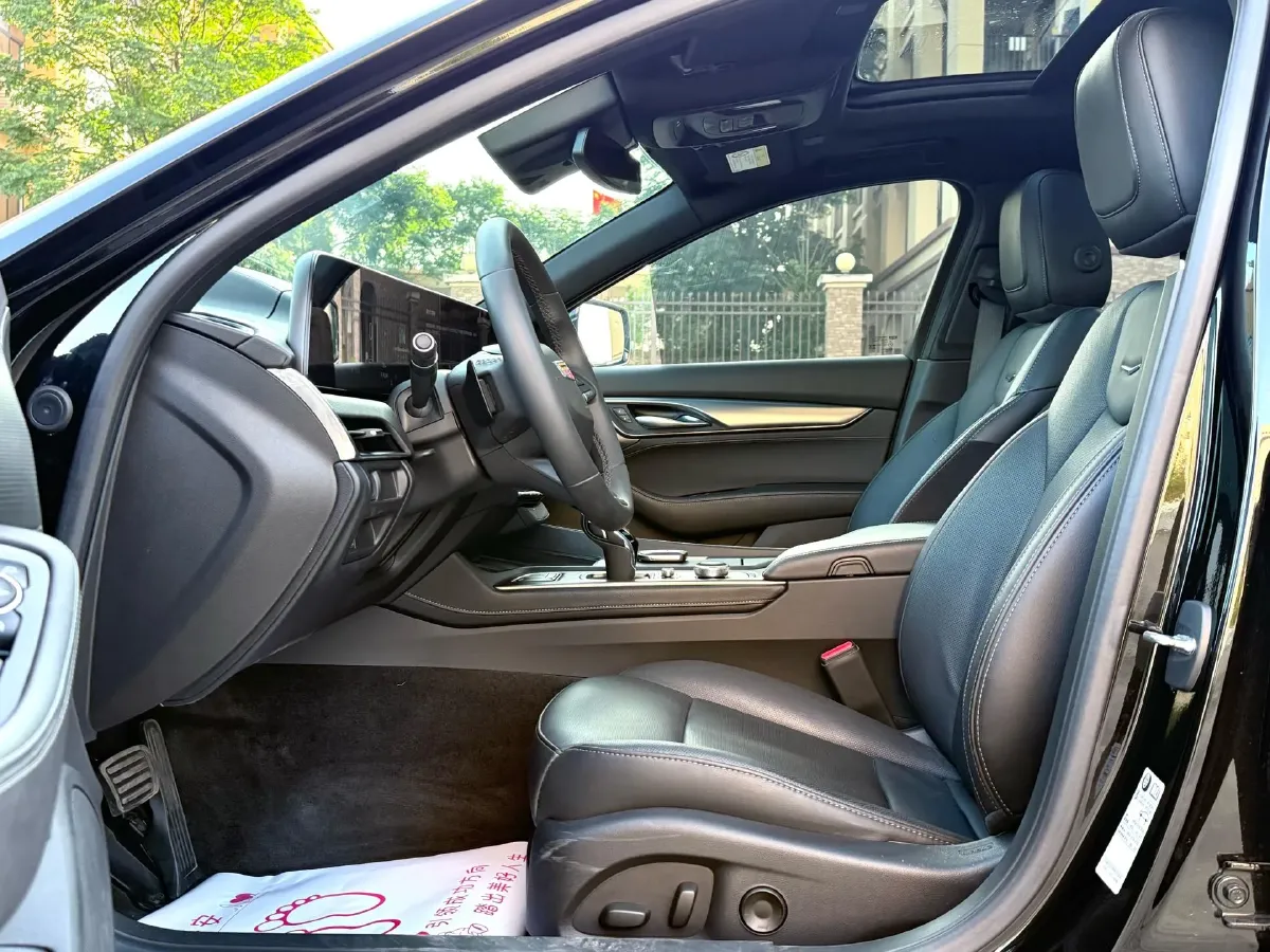 2024 Cadillac CT5 2.0T 237HP L4 10AT,autocango,china used car exporter,china ev exporter,chinese used car exporter,chinese used ev exporter