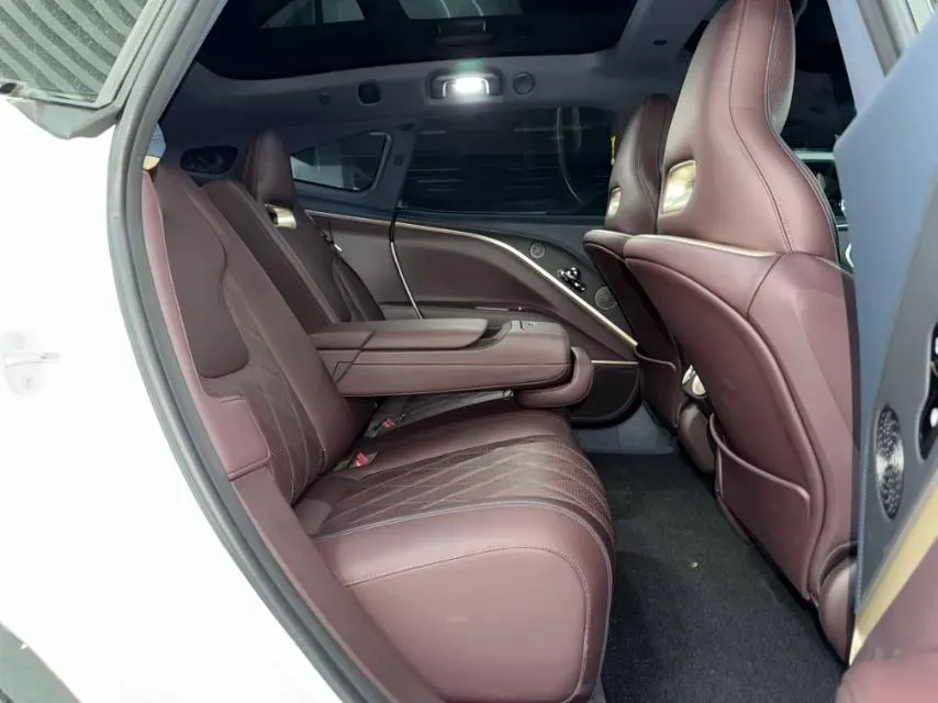 2025 Avatr 11 1.5T 156HP L4 REEV 39.05KWH,autocango,china used car exporter,china ev exporter,chinese used car exporter,chinese used ev exporter