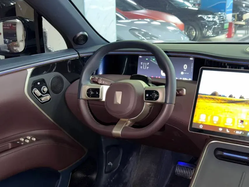 2025 Avatr 11 1.5T 156HP L4 REEV 39.05KWH,autocango,china used car exporter,china ev exporter,chinese used car exporter,chinese used ev exporter