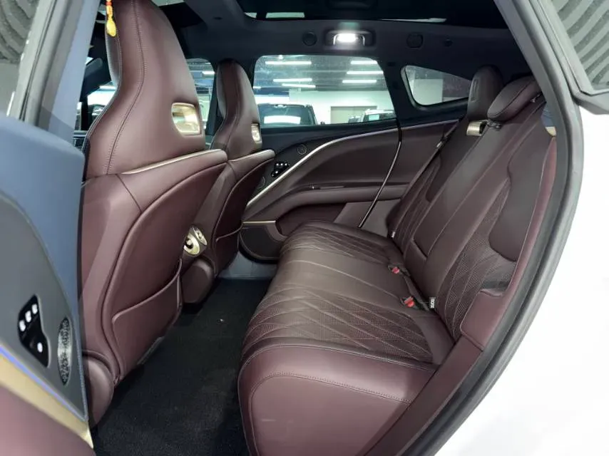 2025 Avatr 11 1.5T 156HP L4 REEV 39.05KWH,autocango,china used car exporter,china ev exporter,chinese used car exporter,chinese used ev exporter