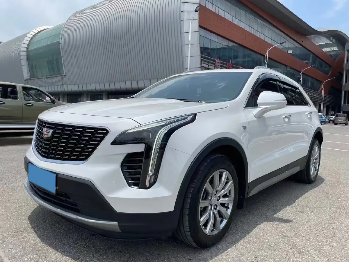 2022 Cadillac XT4 2.0T 237HP L4 9AT