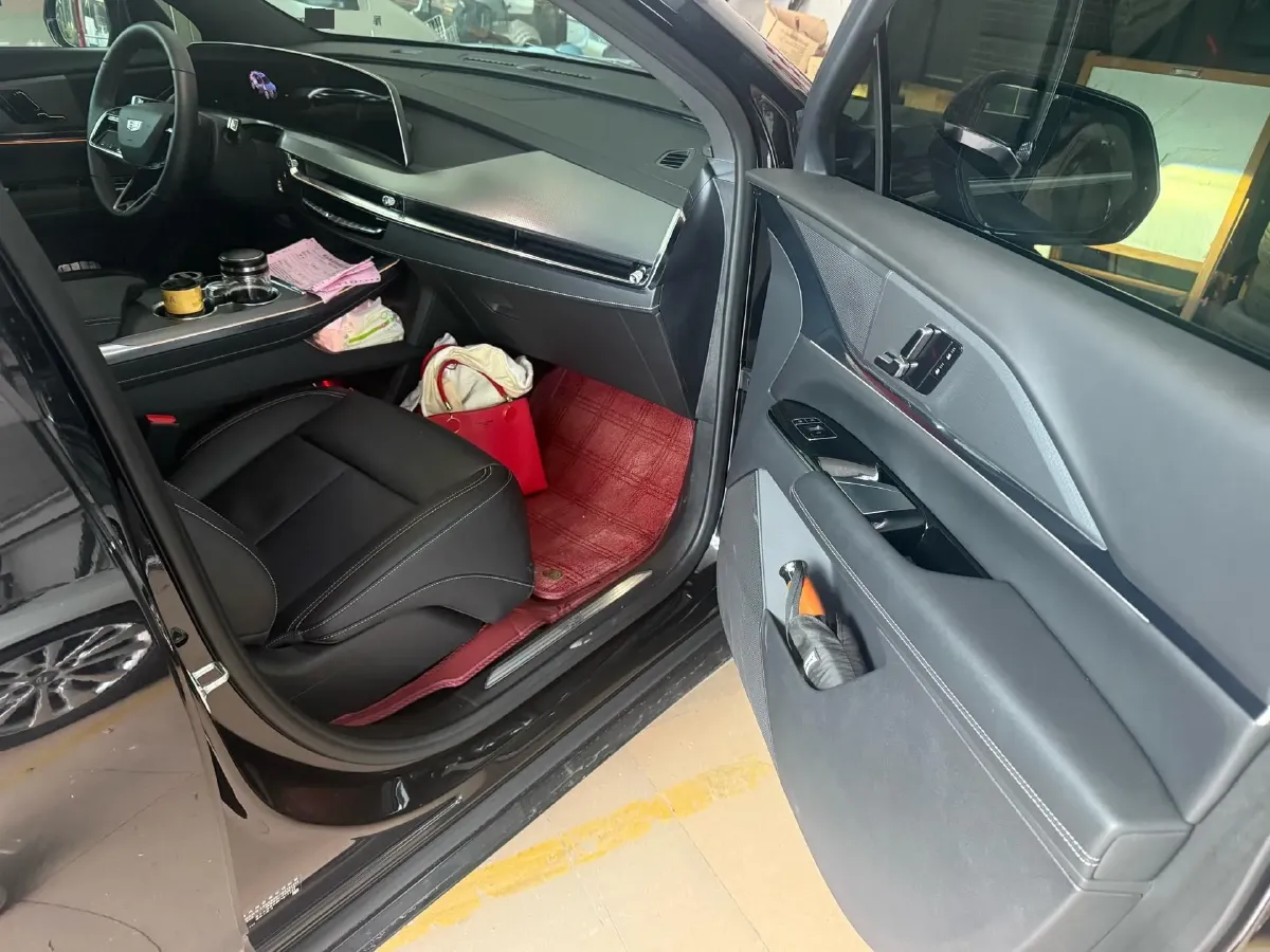 2026 Cadillac XT5 2.0T 237HP L4 9AT,autocango,china used car exporter,china ev exporter,chinese used car exporter,chinese used ev exporter