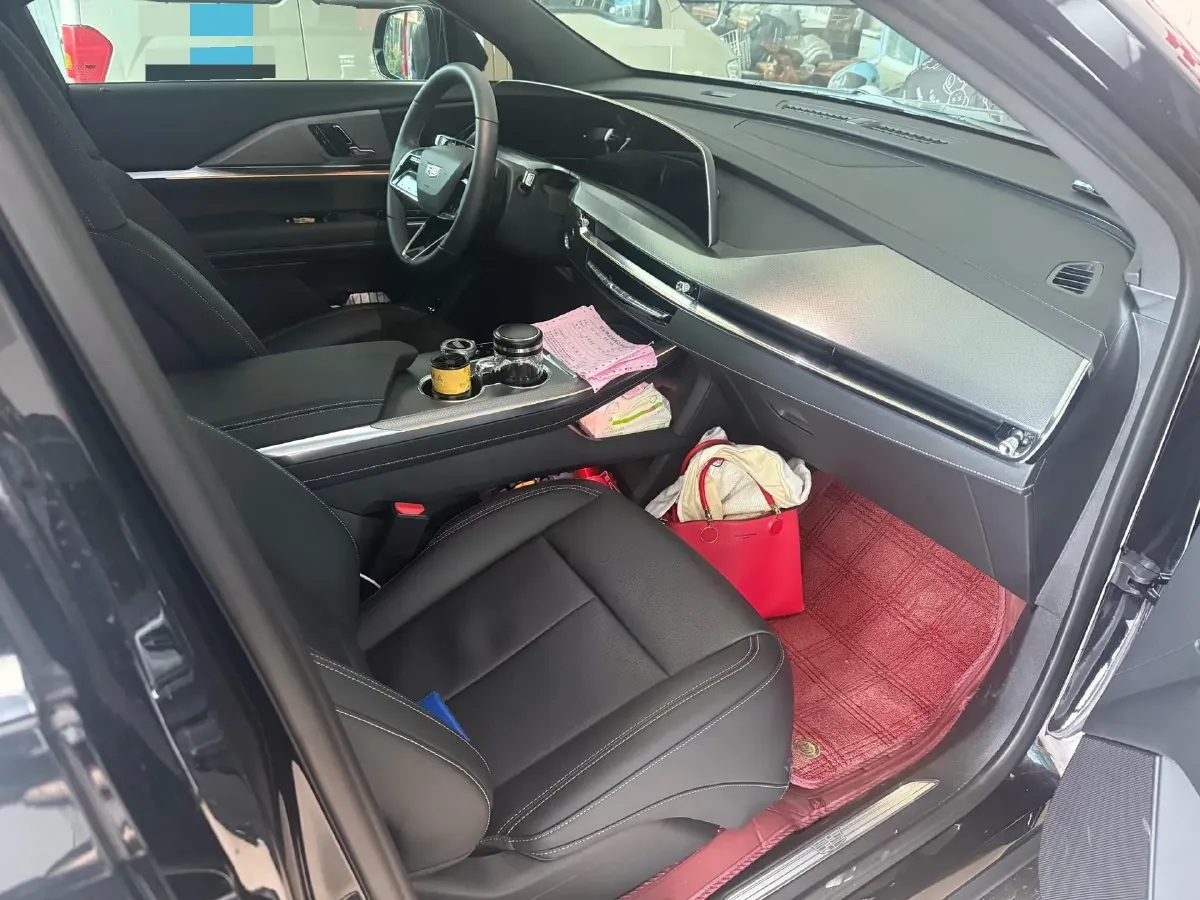 2026 Cadillac XT5 2.0T 237HP L4 9AT,autocango,china used car exporter,china ev exporter,chinese used car exporter,chinese used ev exporter