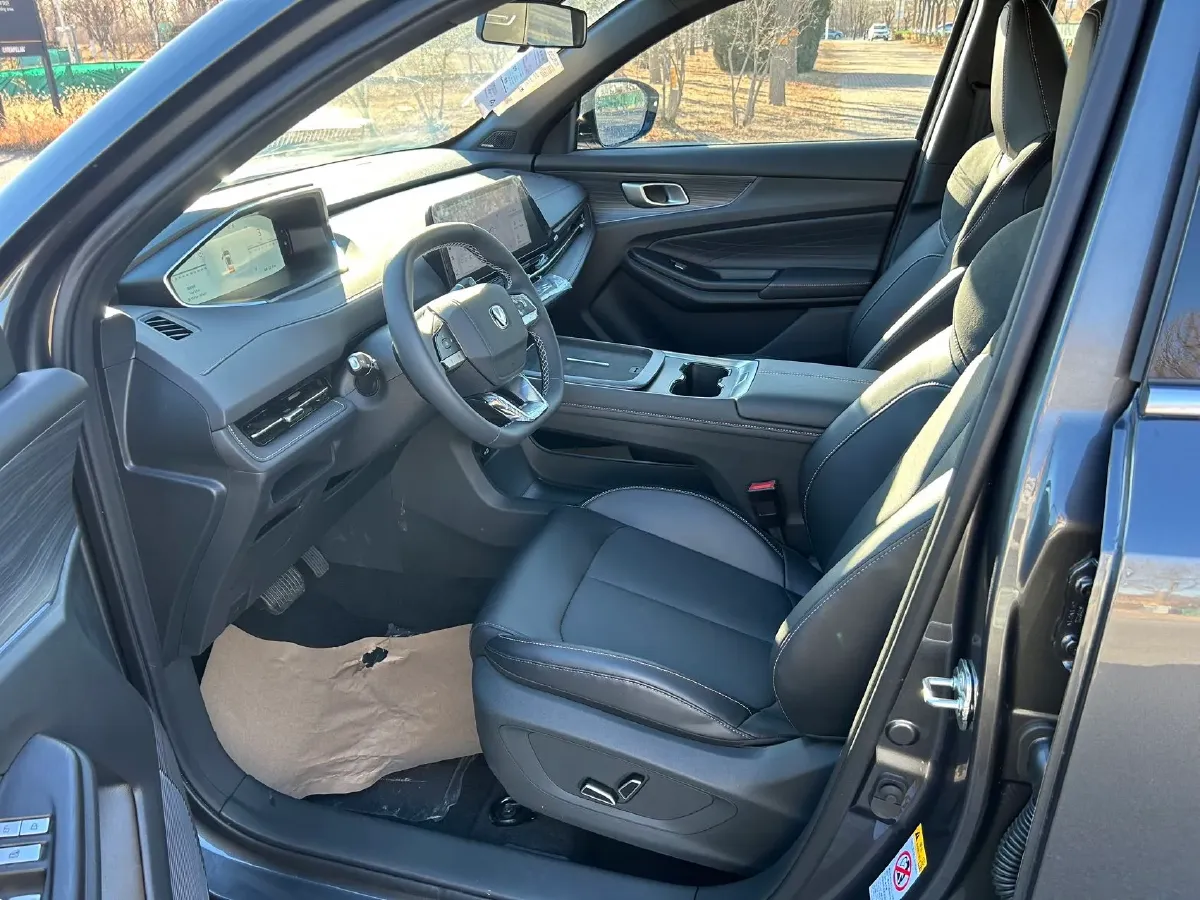 2025 ChangAn CS55PLUS PHEV 1.5L 98HP L4 E-CVT PHEV,autocango,china used car exporter,china ev exporter,chinese used car exporter,chinese used ev exporter