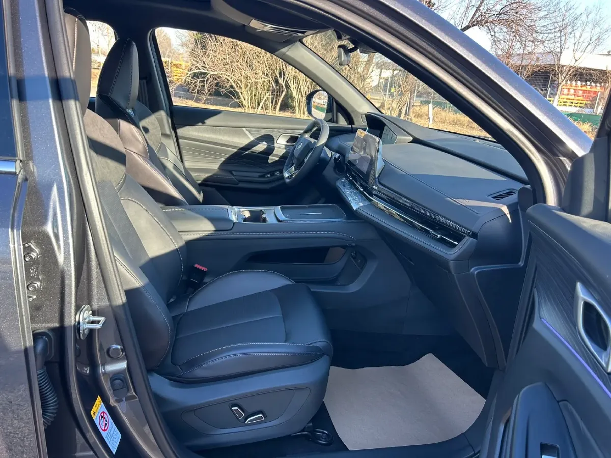 2025 ChangAn CS55PLUS PHEV 1.5L 98HP L4 E-CVT PHEV,autocango,china used car exporter,china ev exporter,chinese used car exporter,chinese used ev exporter