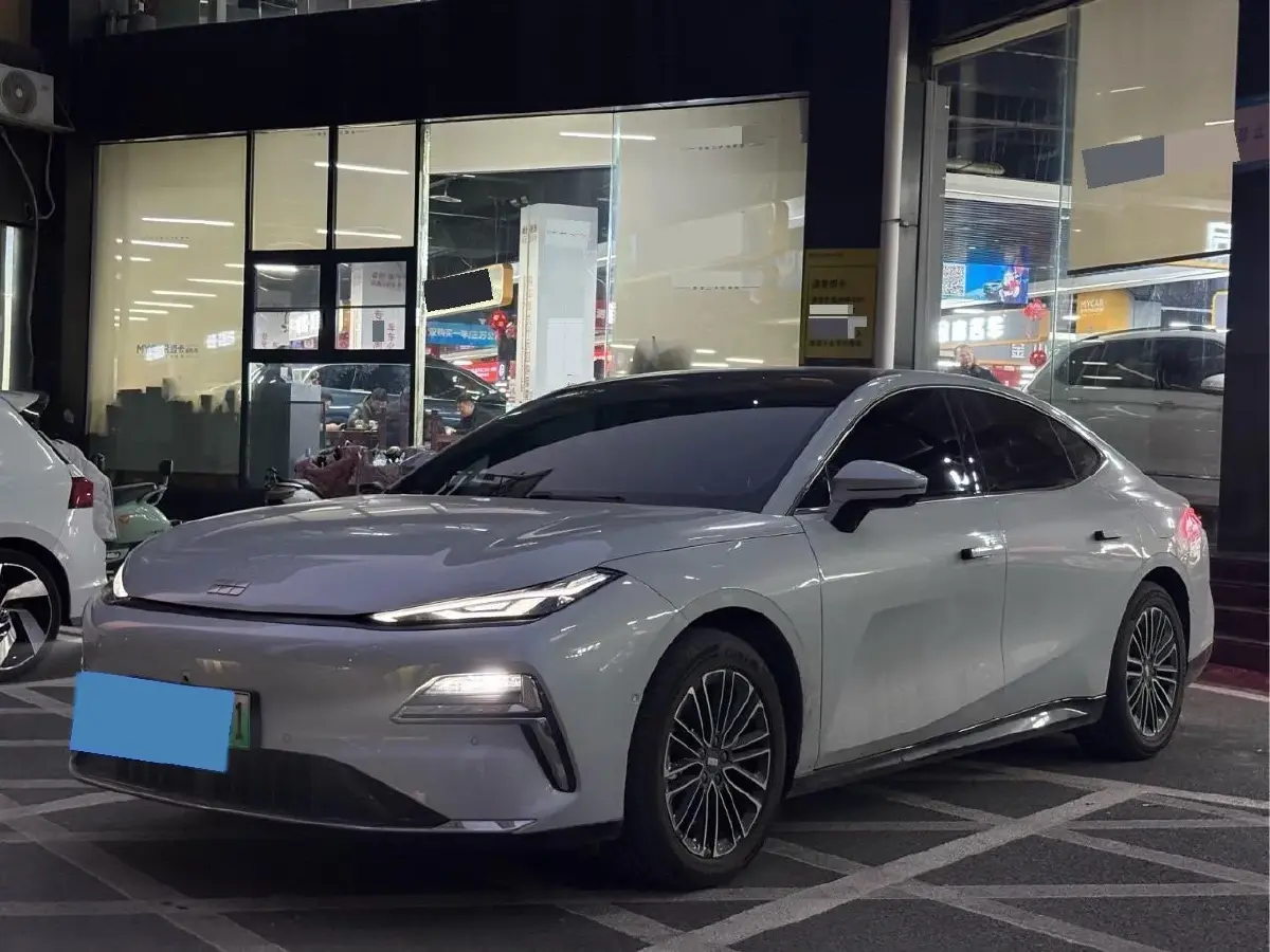 2025 Geely Galaxy Starshine 8 1.5L 112HP L4 1DHT PHEV