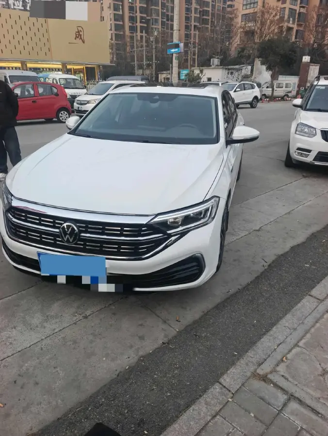 2023 Volkswagen Sagitar 1.5T 160HP L4 7DCT
