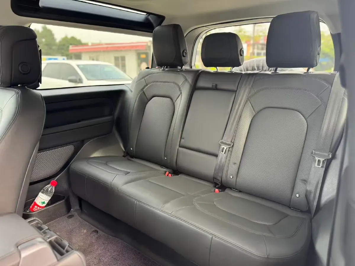 2023 ShengTang V-Class 2.0T 211HP L4 9AT,autocango,china used car exporter,china ev exporter,chinese used car exporter,chinese used ev exporter