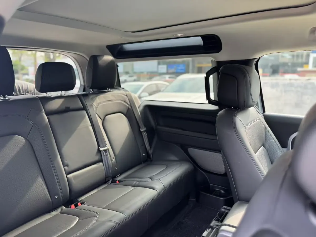 2023 ShengTang V-Class 2.0T 211HP L4 9AT,autocango,china used car exporter,china ev exporter,chinese used car exporter,chinese used ev exporter