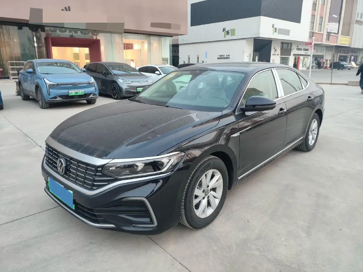 2025 Volkswagen Passat 1.4T 150HP L4 6DCT PHEV