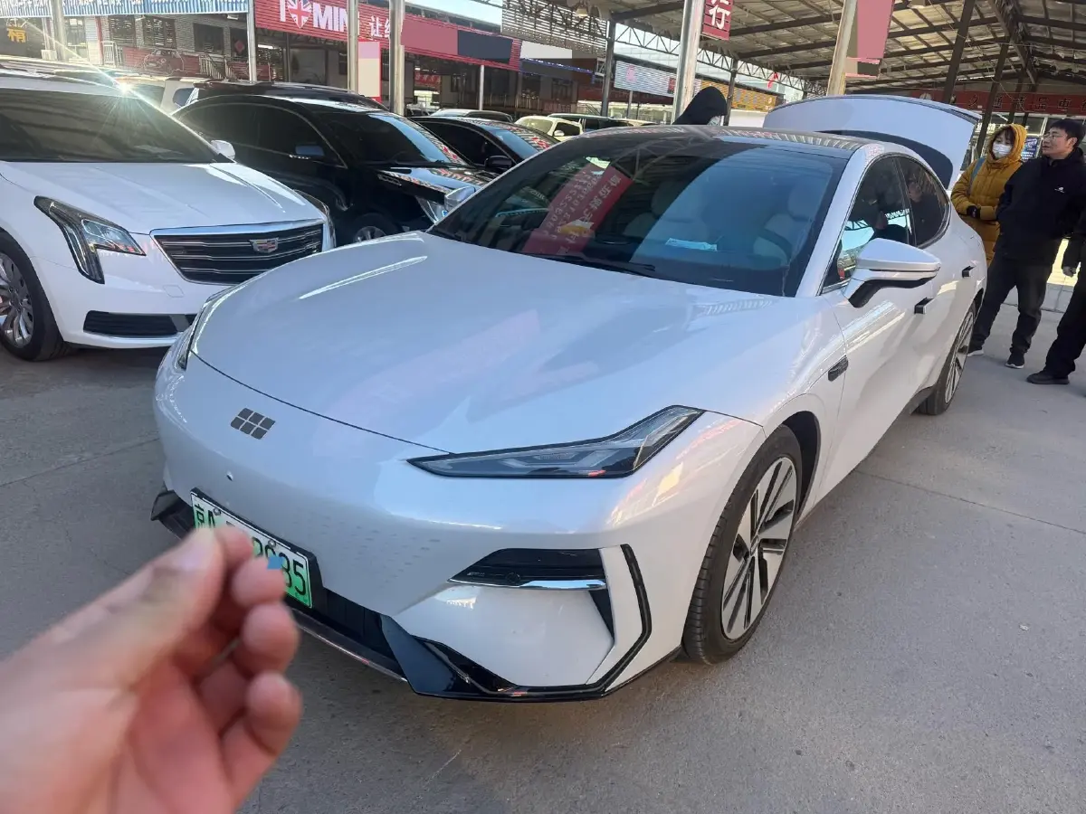 2024 Geely Galaxy E8 BEV 76KWH