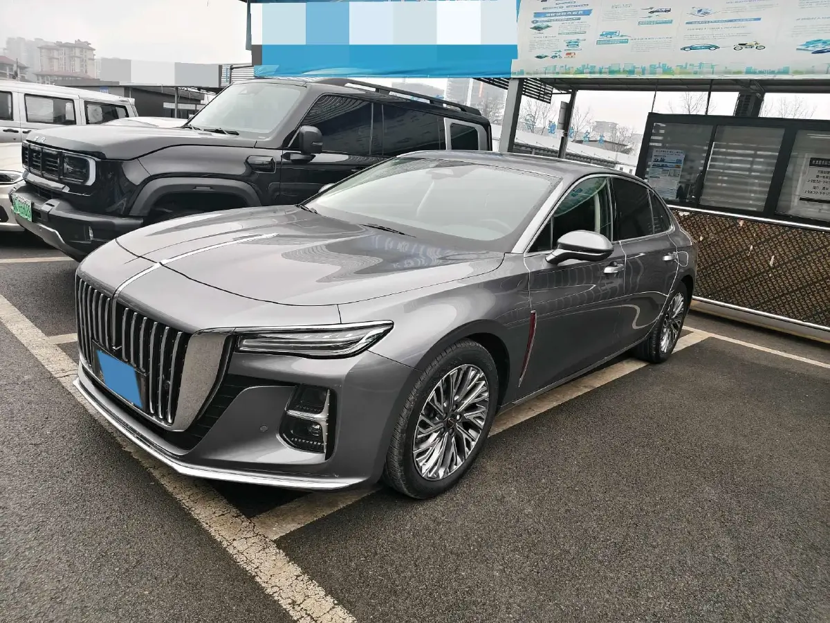 2023 HongQi H5 2.0T 224HP L4 8AT