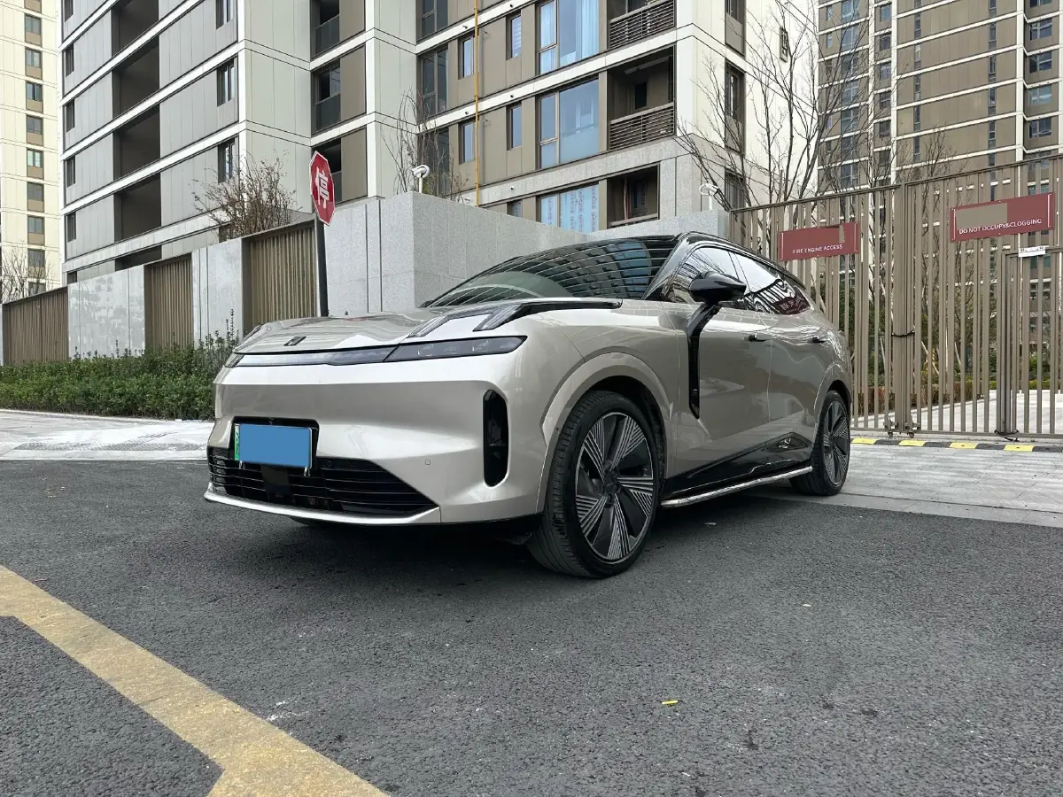 2023 LYNK&CO 08 EM-P 1.5T 163HP L4 3DHT PHEV 39.8KWH