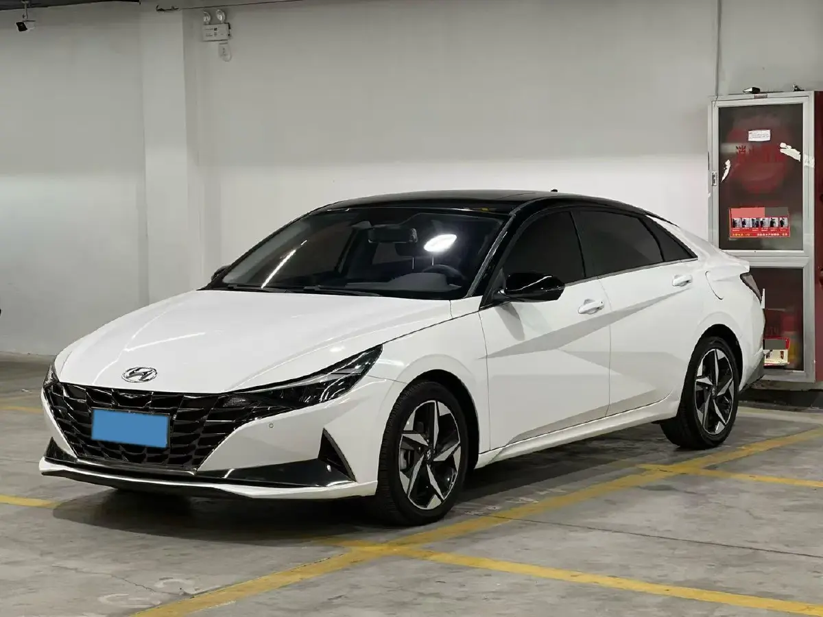 2022 Hyundai Elantra 1.5L 115HP L4 CVT