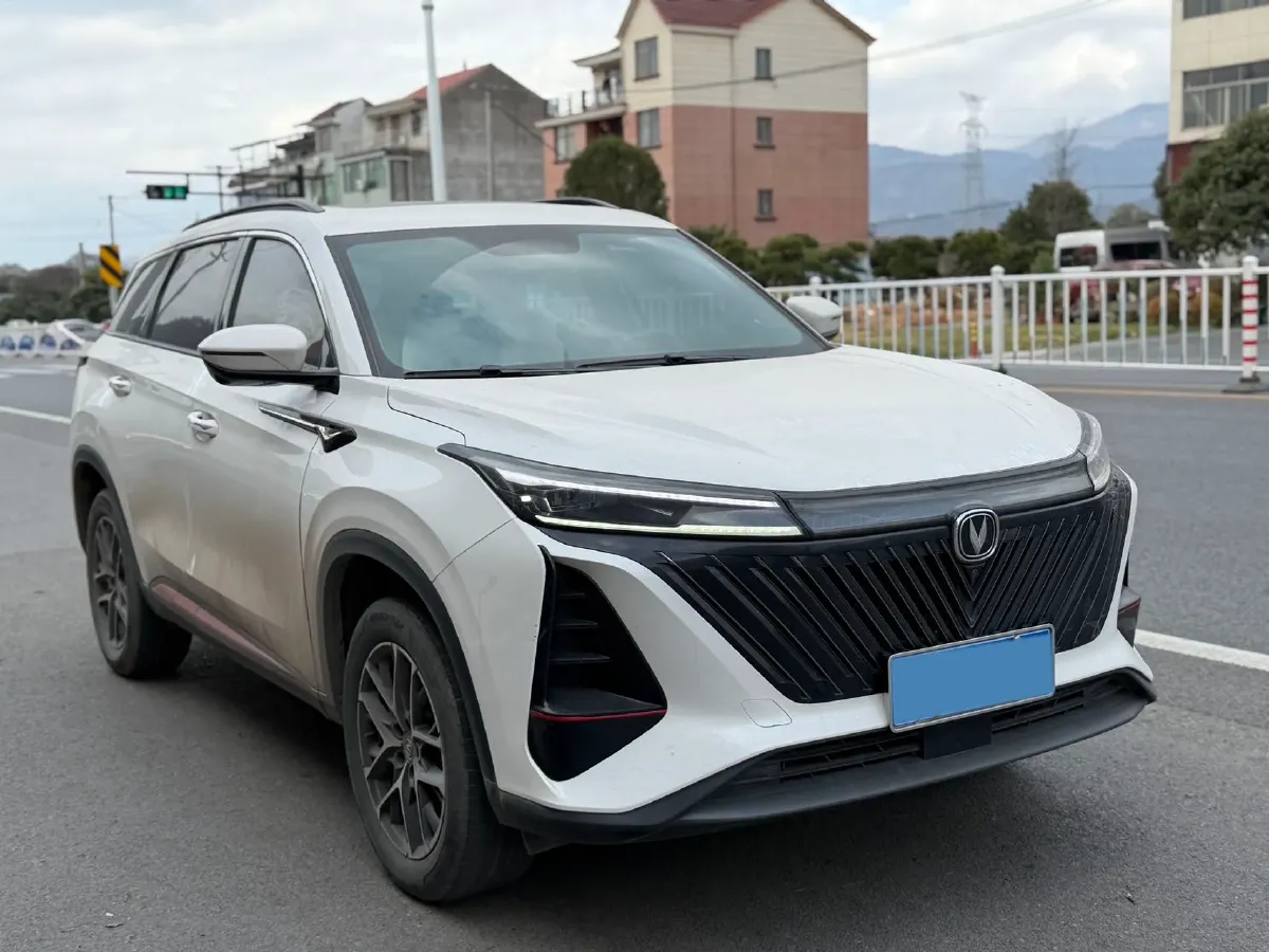2022 ChangAn CS75 Plus 1.5T 188HP L4 8AT,autocango,china used car exporter,china ev exporter,chinese used car exporter,chinese used ev exporter