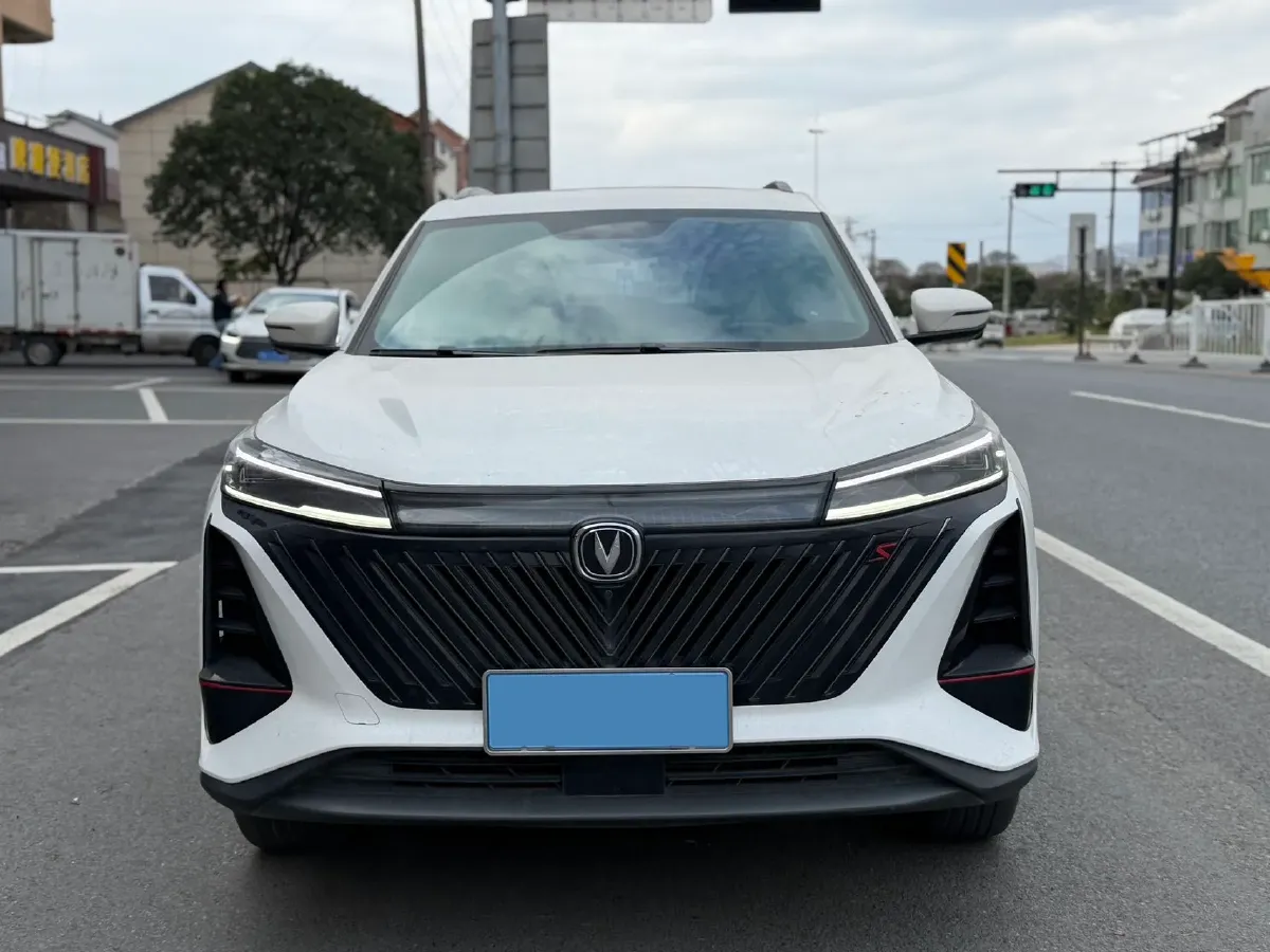 2022 ChangAn CS75 Plus 1.5T 188HP L4 8AT,autocango,china used car exporter,china ev exporter,chinese used car exporter,chinese used ev exporter