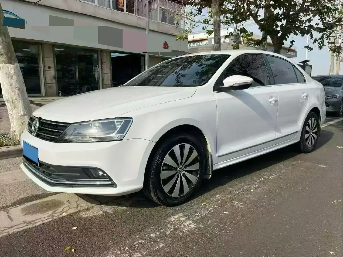 2018 Volkswagen Sagitar 1.2T 110HP L4 7DCT