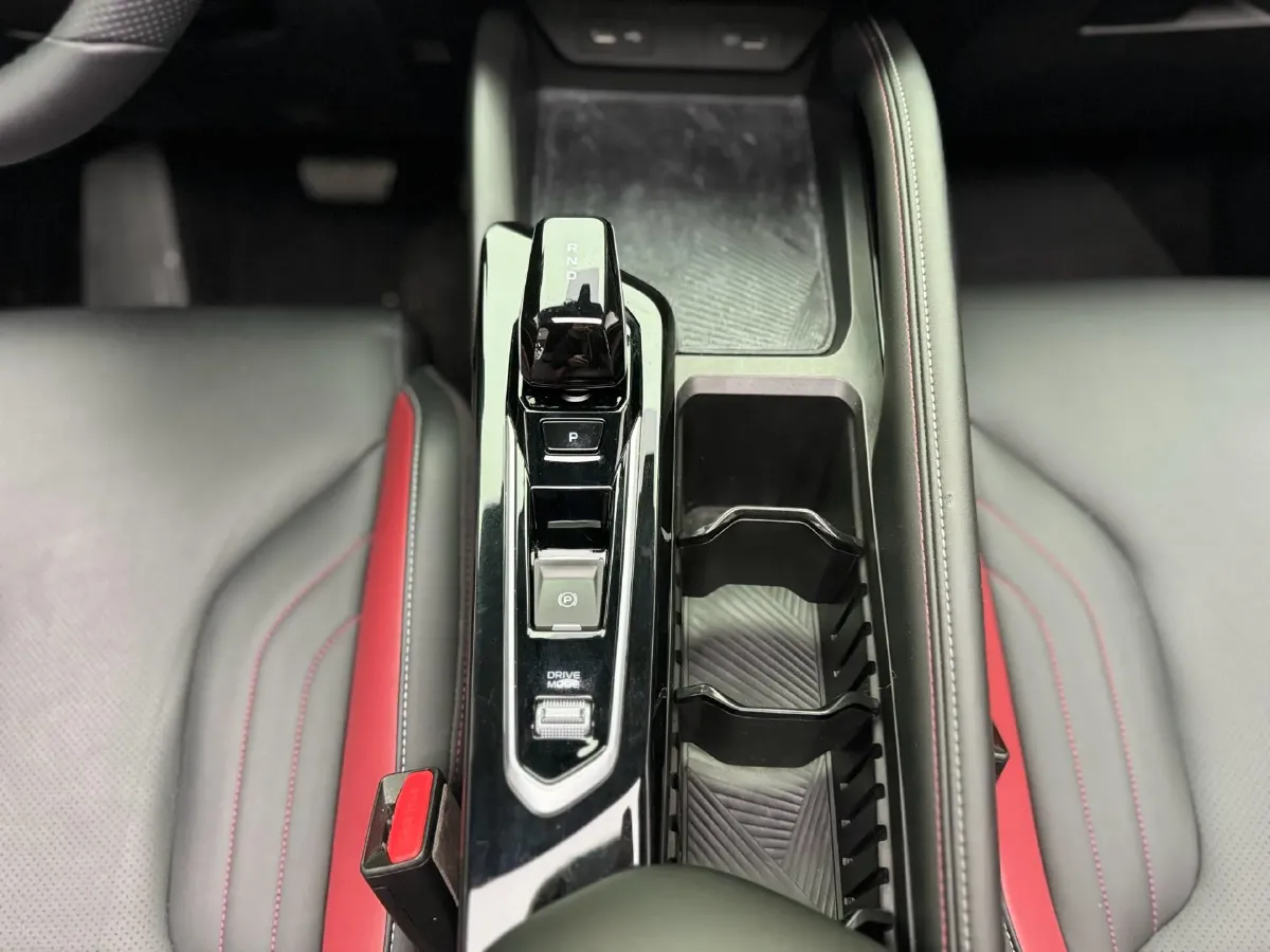 2022 Geely Coolray 1.5T 181HP L4 7DCT,autocango,china used car exporter,china ev exporter,chinese used car exporter,chinese used ev exporter