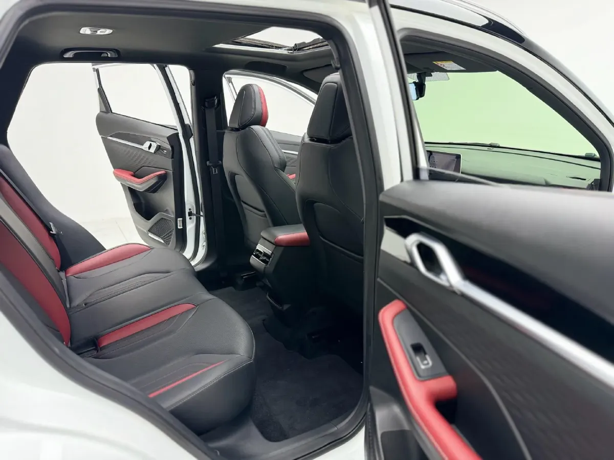 2022 Geely Coolray 1.5T 181HP L4 7DCT,autocango,china used car exporter,china ev exporter,chinese used car exporter,chinese used ev exporter