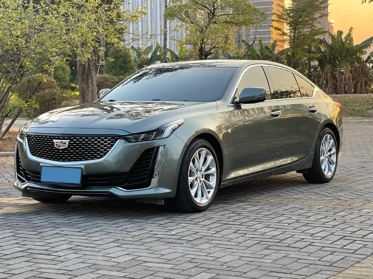 2023 Cadillac CT5 2.0T 237HP L4 10AT