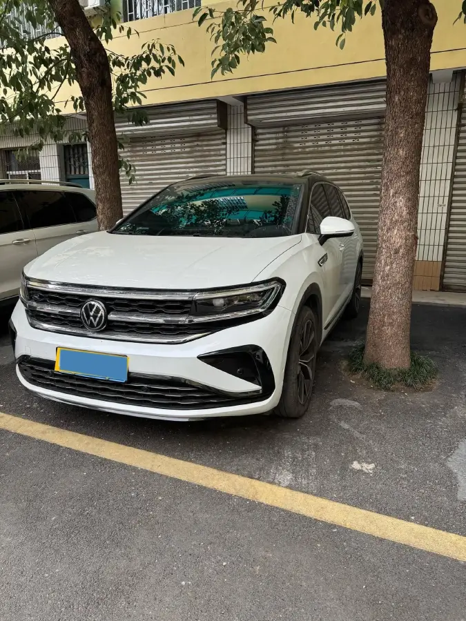 2022 Volkswagen Talagon 2.0T 220HP L4 7DCT