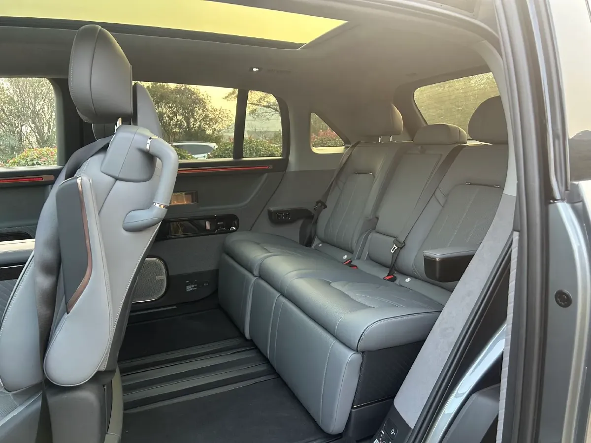 2025 Zeekr MIX BEV 102KWH,autocango,china used car exporter,china ev exporter,chinese used car exporter,chinese used ev exporter