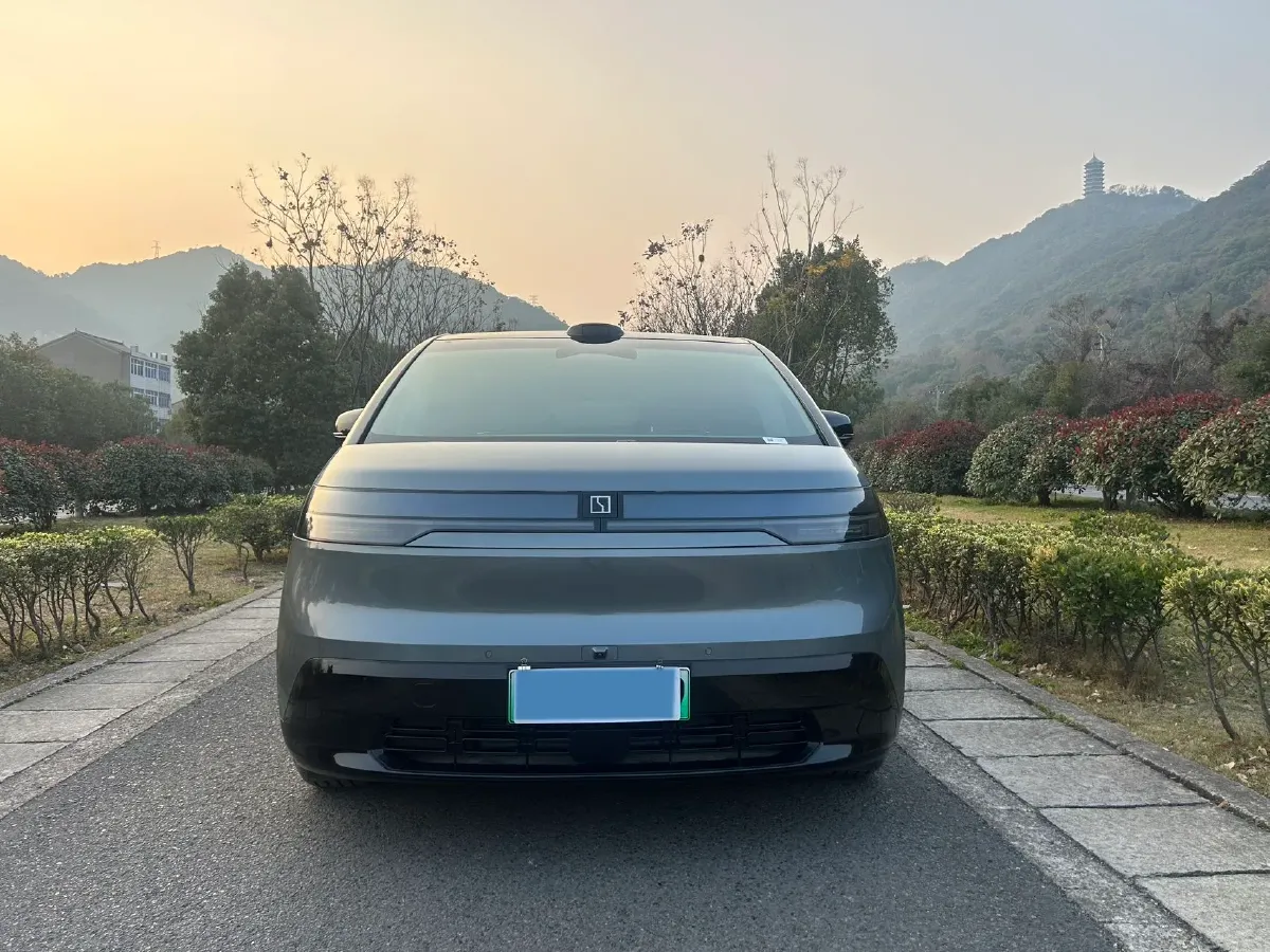 2025 Zeekr MIX BEV 102KWH,autocango,china used car exporter,china ev exporter,chinese used car exporter,chinese used ev exporter