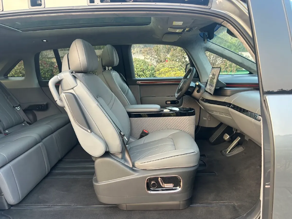 2025 Zeekr MIX BEV 102KWH,autocango,china used car exporter,china ev exporter,chinese used car exporter,chinese used ev exporter