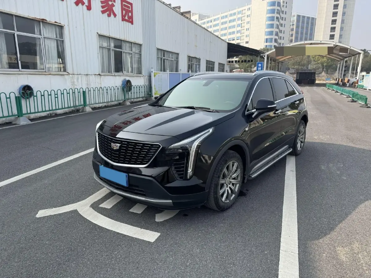 2020 Cadillac XT4 2.0T 241HP L4 9AT