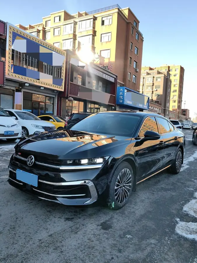 2024 Volkswagen Magotan 2.0T 220HP L4 7DCT