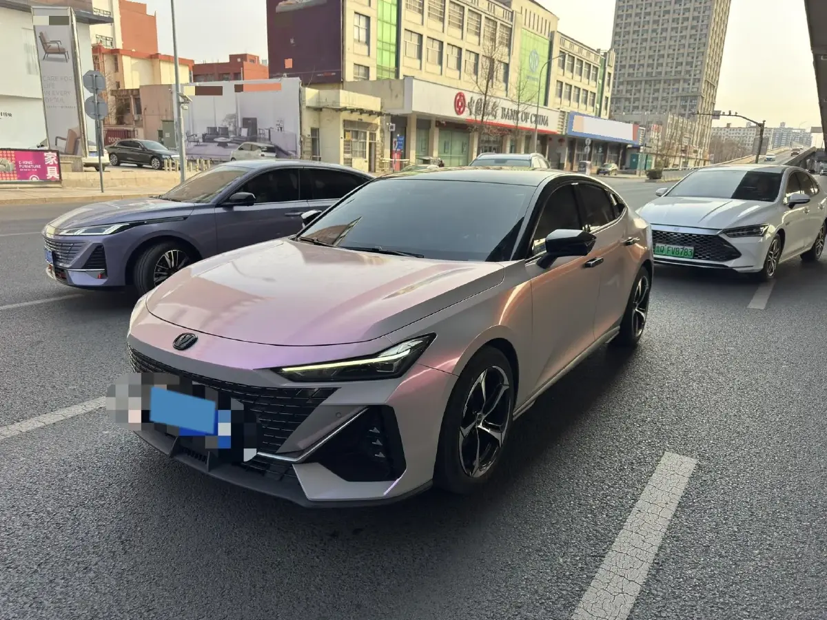 2022 ChangAn UNI-V 1.5T 188HP L4 7DCT