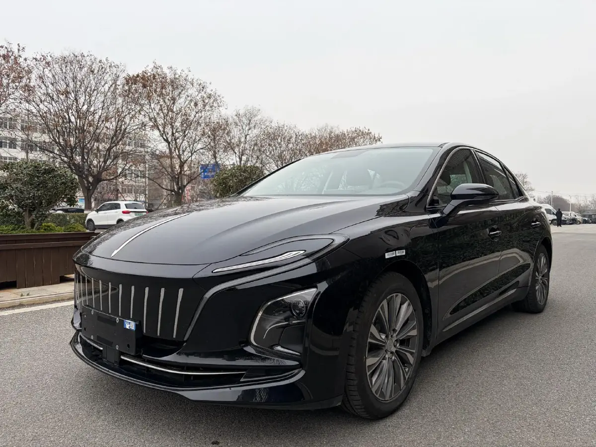 2024 HongQi E-QM5 BEV 60KWH