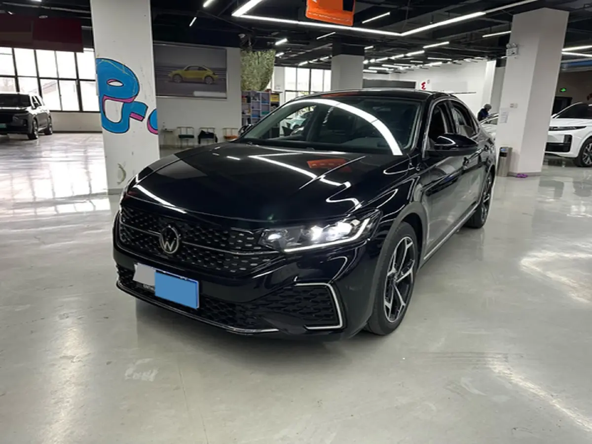 2023 Volkswagen Passat 2.0T 186HP L4 7DCT