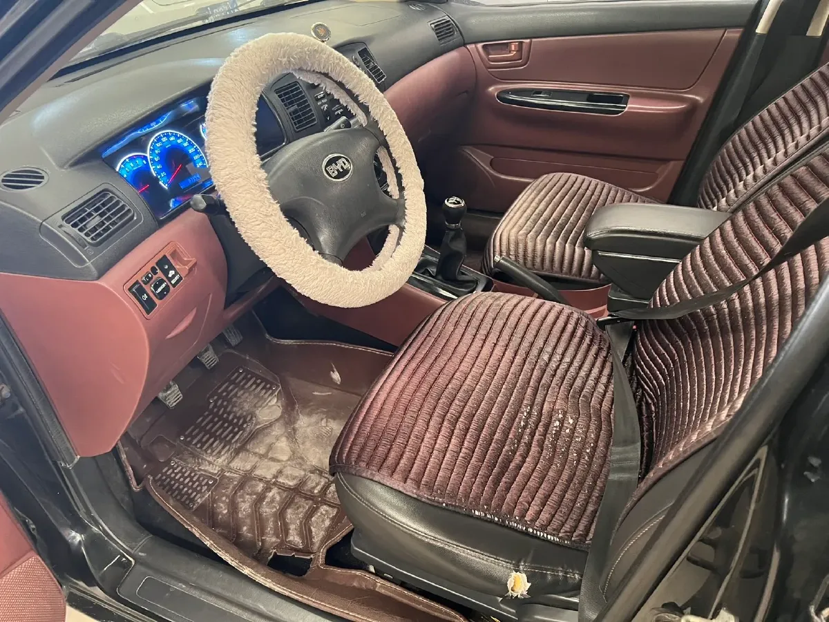 2013 FAW Vita V5 1.5L 102HP L4 5MT,autocango,china used car exporter,china ev exporter,chinese used car exporter,chinese used ev exporter