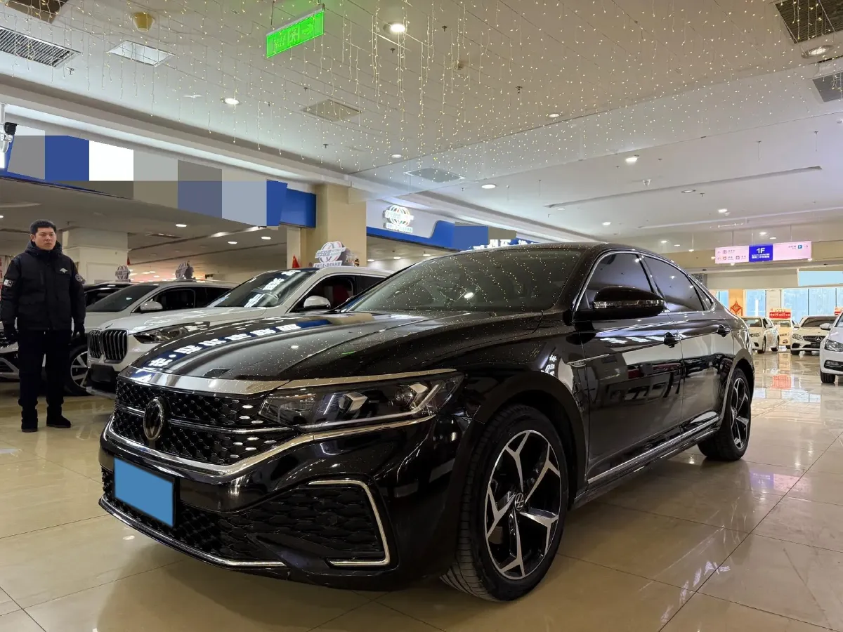 2024 Volkswagen Passat 2.0T 220HP L4 7DCT,autocango,china used car exporter,china ev exporter,chinese used car exporter,chinese used ev exporter