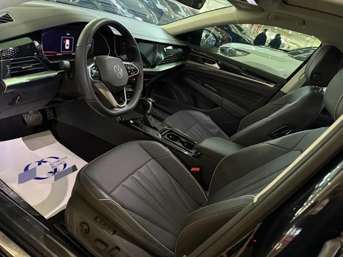 2024 Volkswagen Passat 2.0T 220HP L4 7DCT,autocango,china used car exporter,china ev exporter,chinese used car exporter,chinese used ev exporter