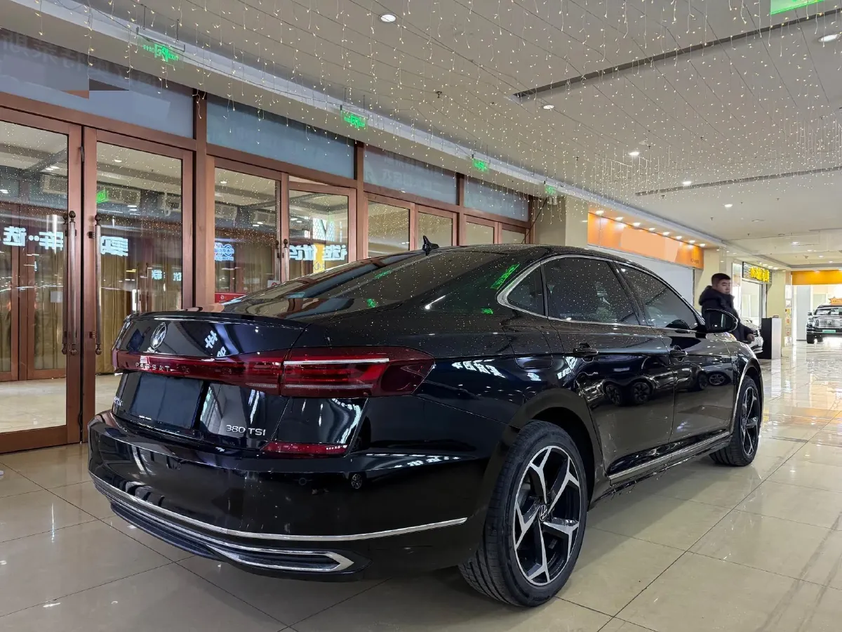 2024 Volkswagen Passat 2.0T 220HP L4 7DCT,autocango,china used car exporter,china ev exporter,chinese used car exporter,chinese used ev exporter