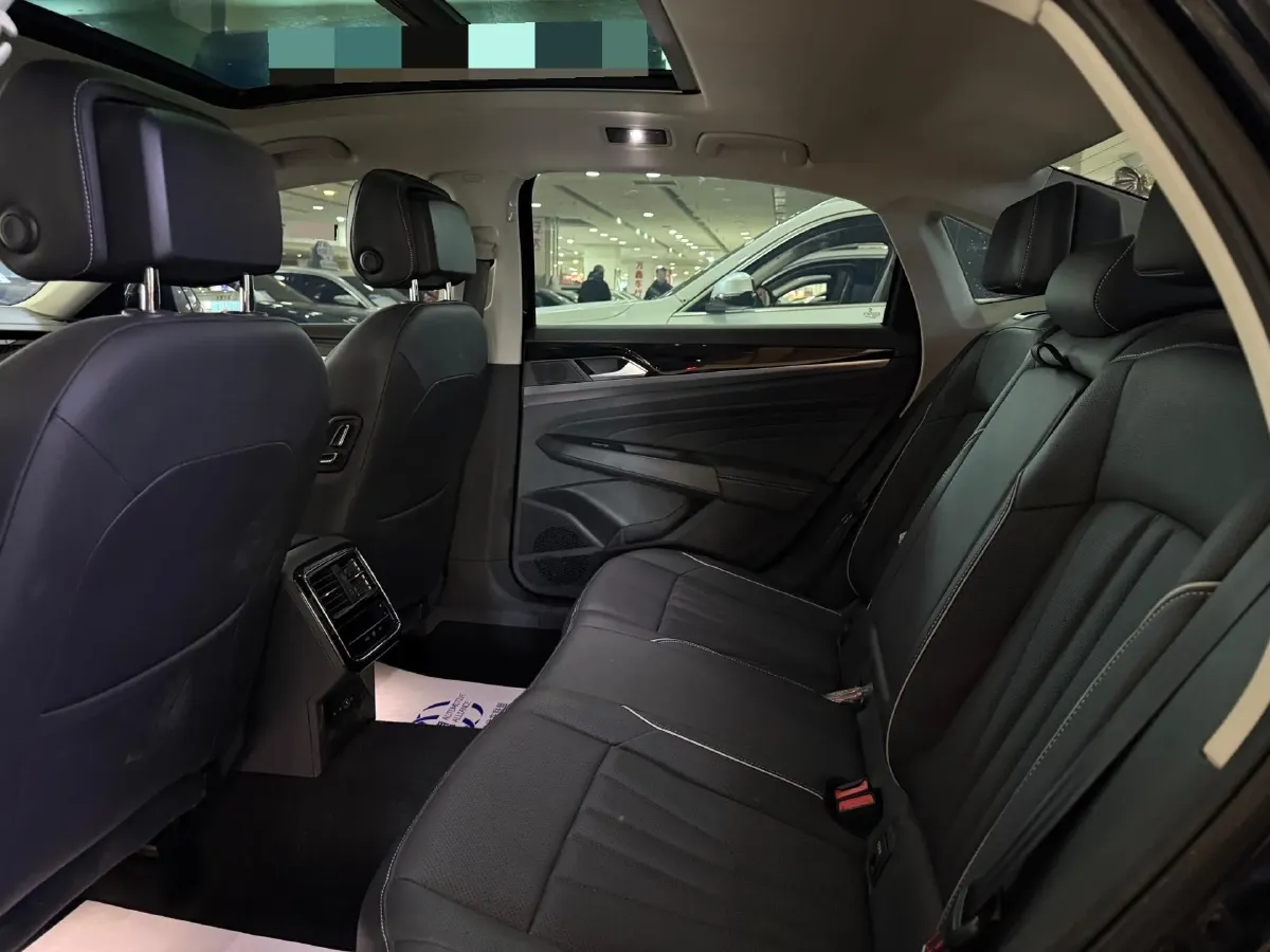 2024 Volkswagen Passat 2.0T 220HP L4 7DCT,autocango,china used car exporter,china ev exporter,chinese used car exporter,chinese used ev exporter