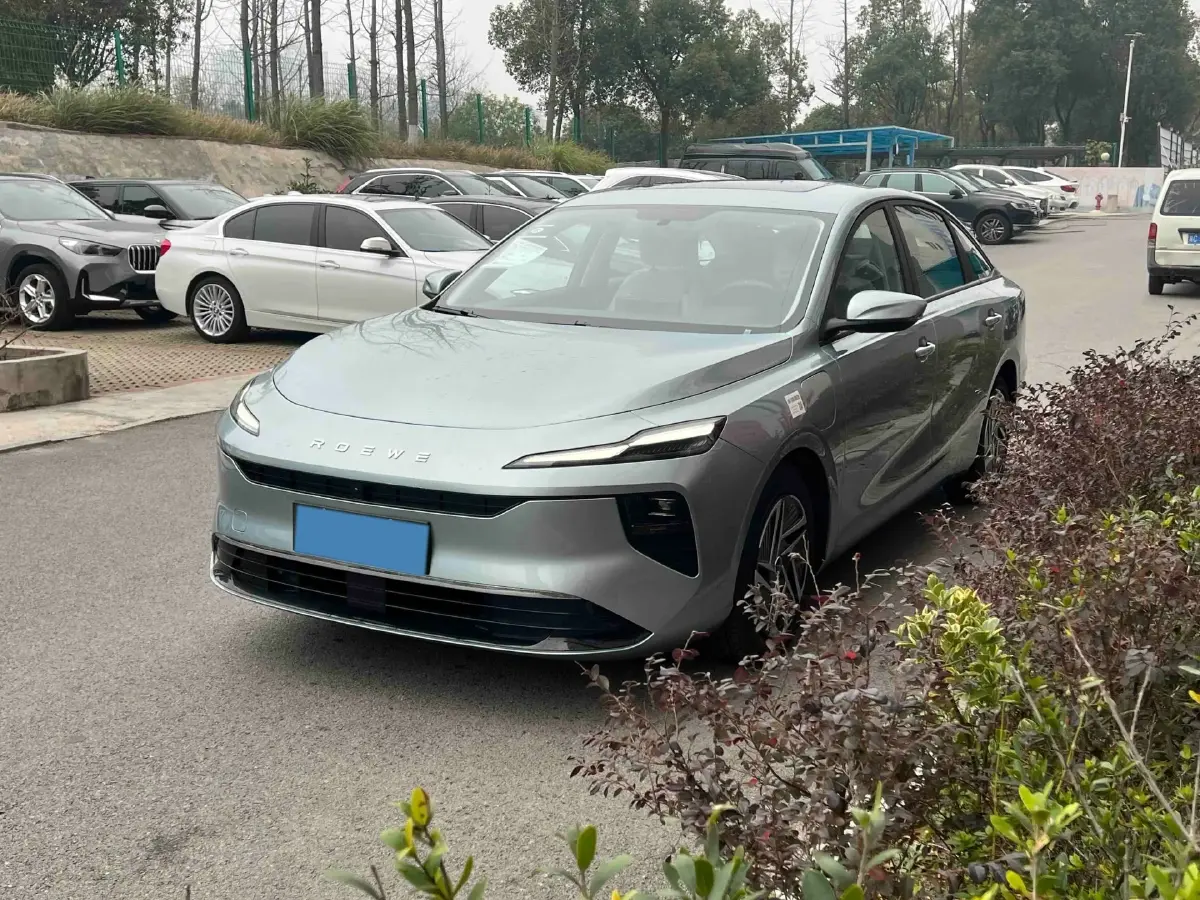 2025 Roewe D6 BEV