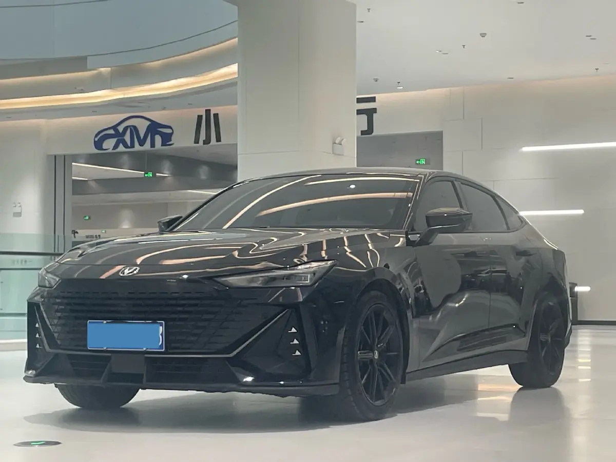 2022 ChangAn UNI-V 1.5T 188HP L4 7DCT