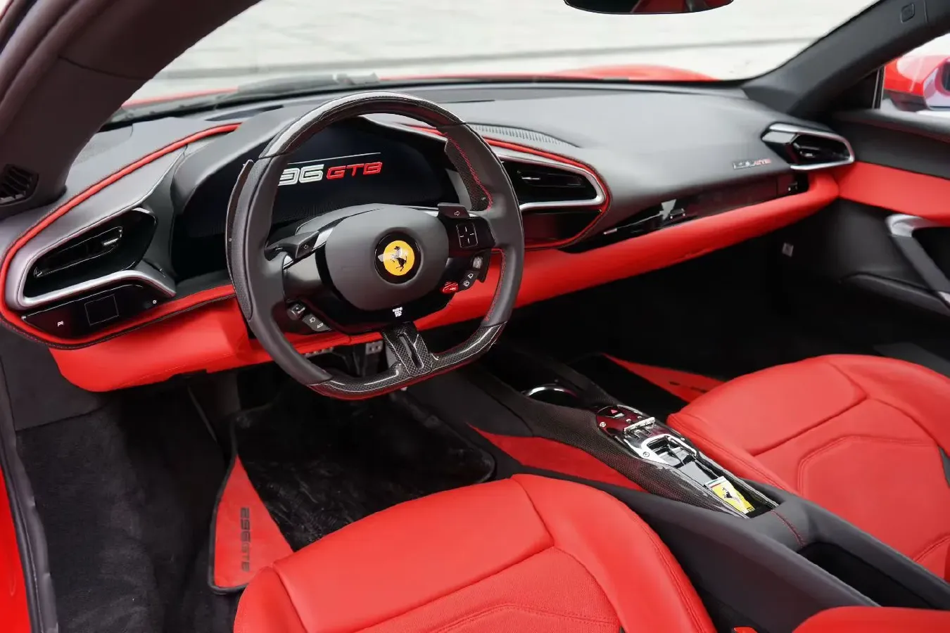 2021 Ferrari 296 3.0T 663HP V6 8DCT PHEV 7.45KWH,autocango,china used car exporter,china ev exporter,chinese used car exporter,chinese used ev exporter