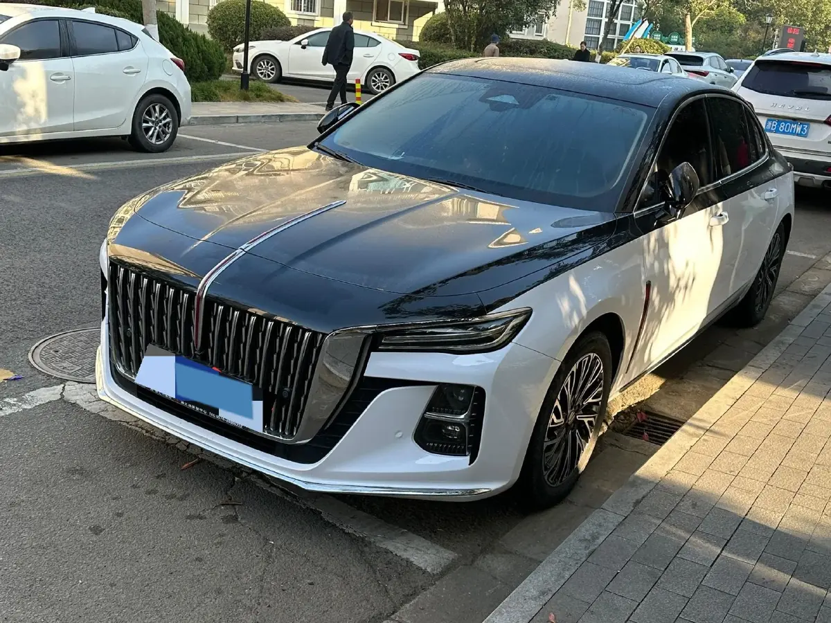 2024 HongQi H5 2.0T 224HP L4 8AT