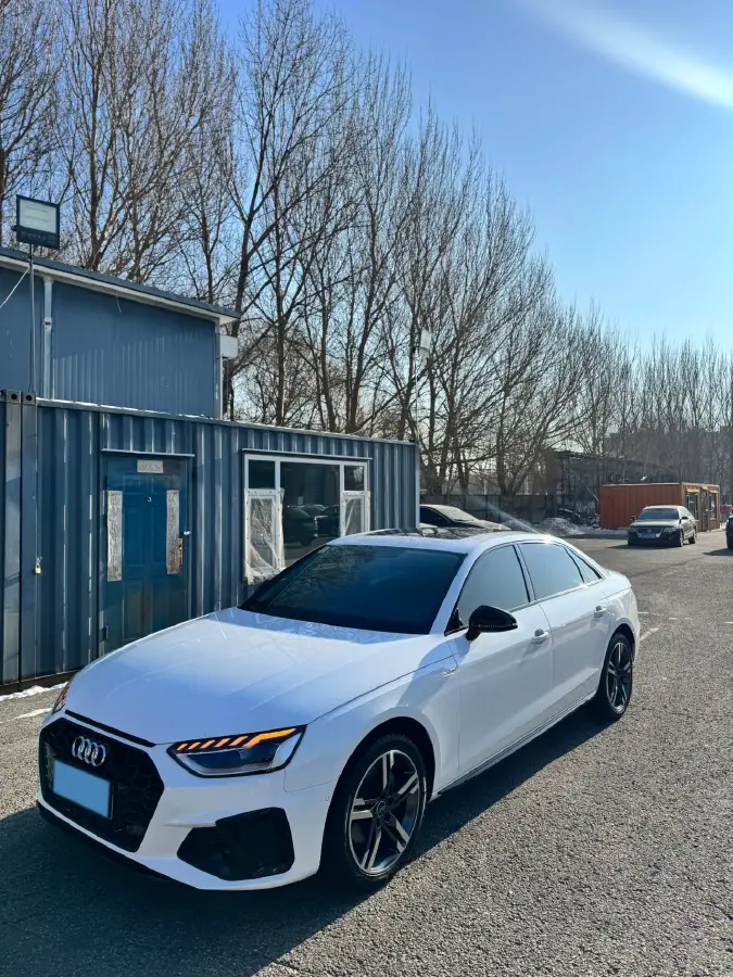 2022 Audi A4L 2.0T 190HP L4 7DCT