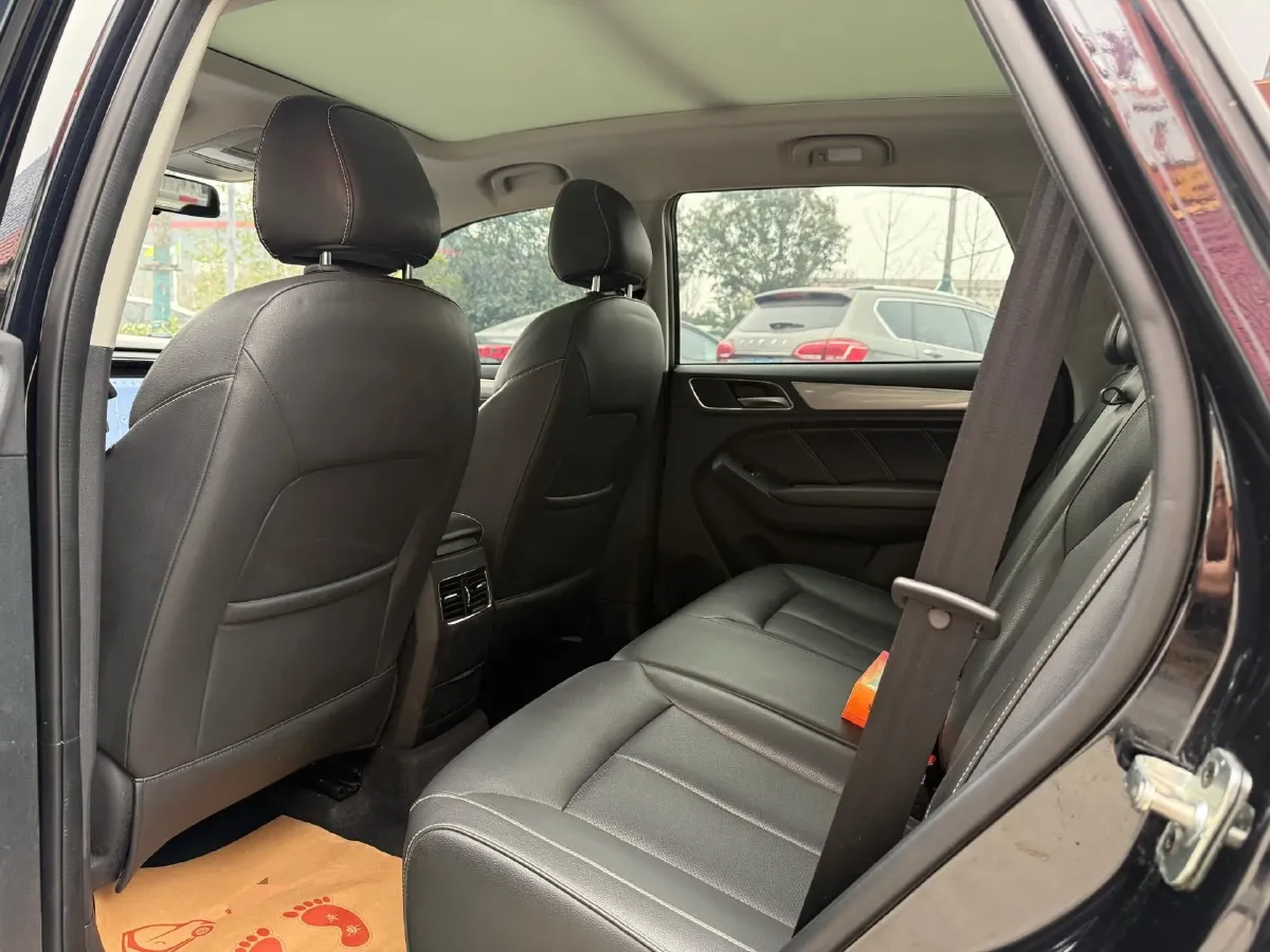 2019 Roewe i6 1.5T 169HP L4 7DCT,autocango,china used car exporter,china ev exporter,chinese used car exporter,chinese used ev exporter