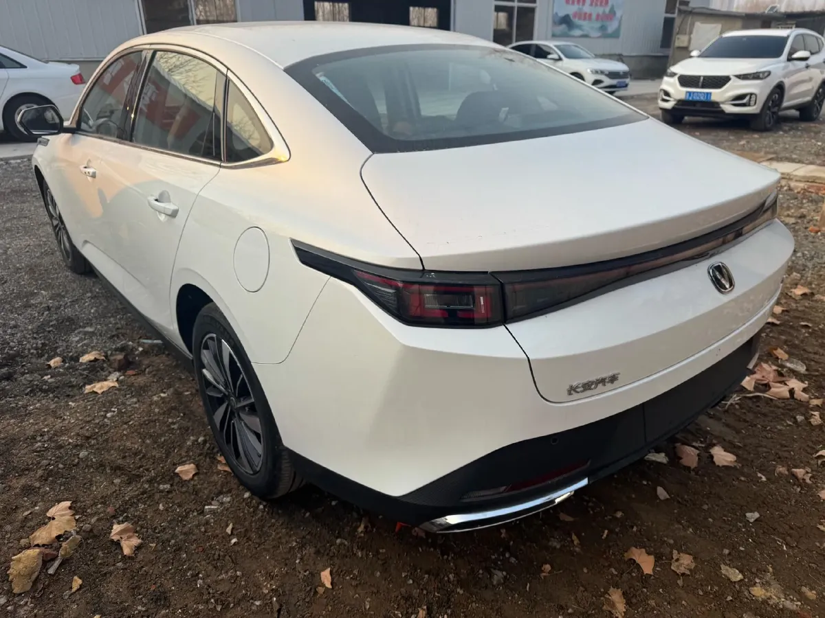 2025 ChangAn EadoPHEV 1.5L 98HP L4 E-CVT PHEV,autocango,china used car exporter,china ev exporter,chinese used car exporter,chinese used ev exporter