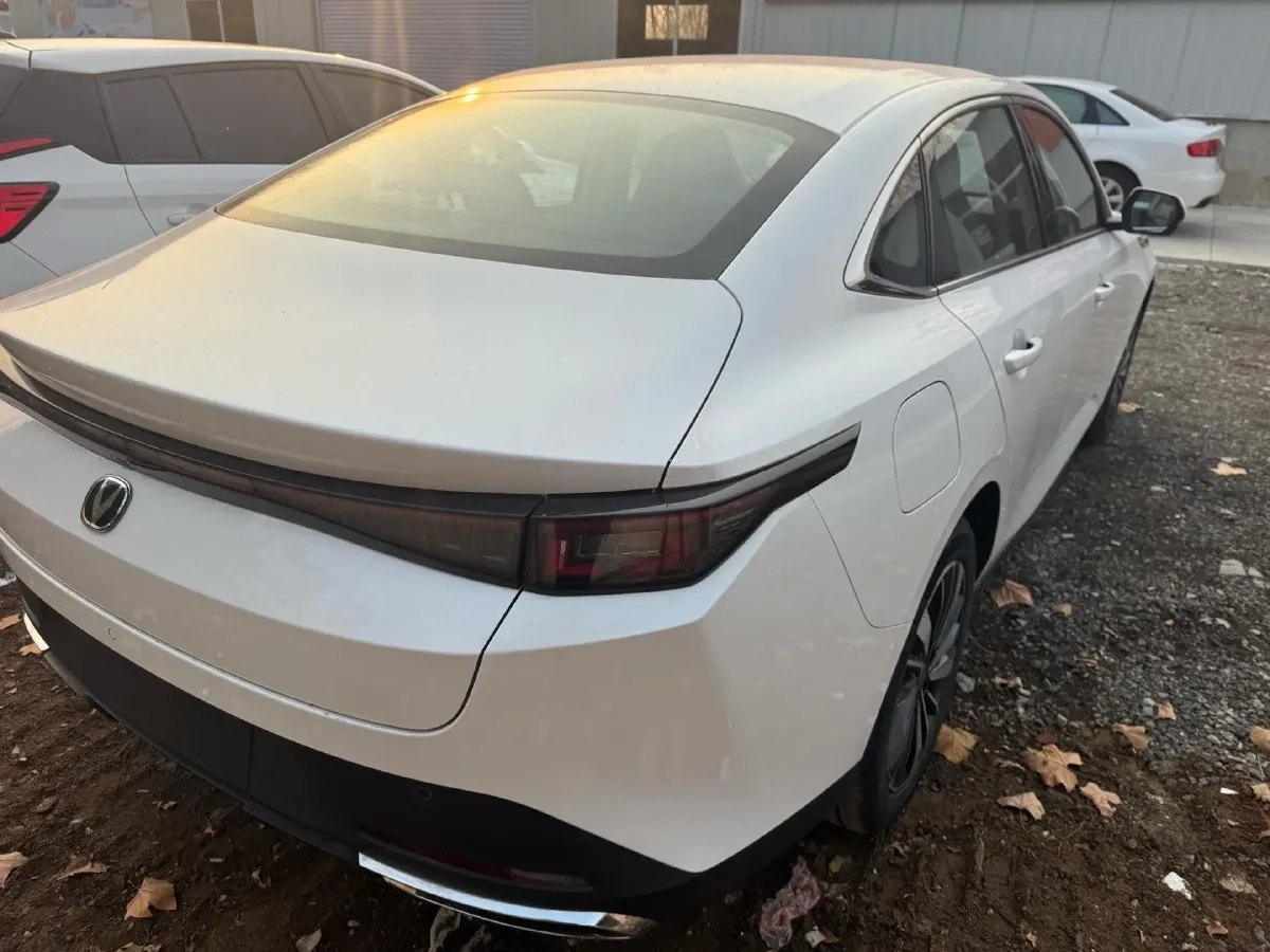 2025 ChangAn EadoPHEV 1.5L 98HP L4 E-CVT PHEV,autocango,china used car exporter,china ev exporter,chinese used car exporter,chinese used ev exporter