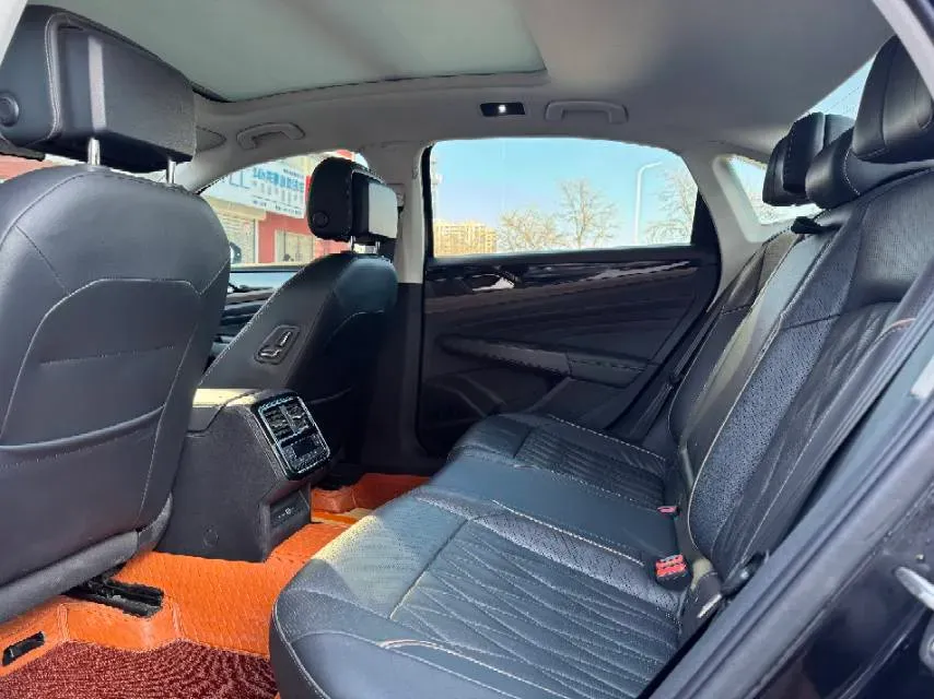 2020 Volkswagen Passat 2.0T 186HP L4 7DCT,autocango,china used car exporter,china ev exporter,chinese used car exporter,chinese used ev exporter